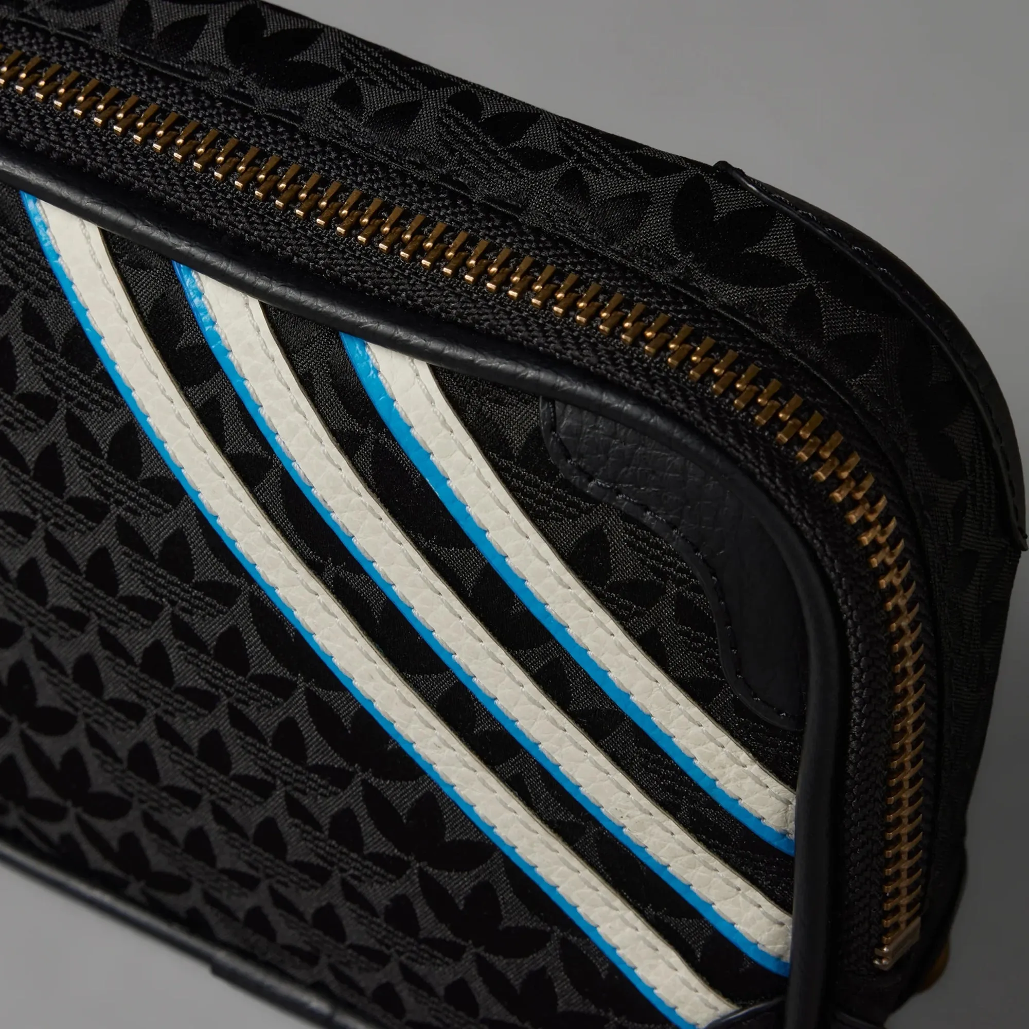 Adidas Originals | ADICOLOR 70S MINI AIRLINER BAG