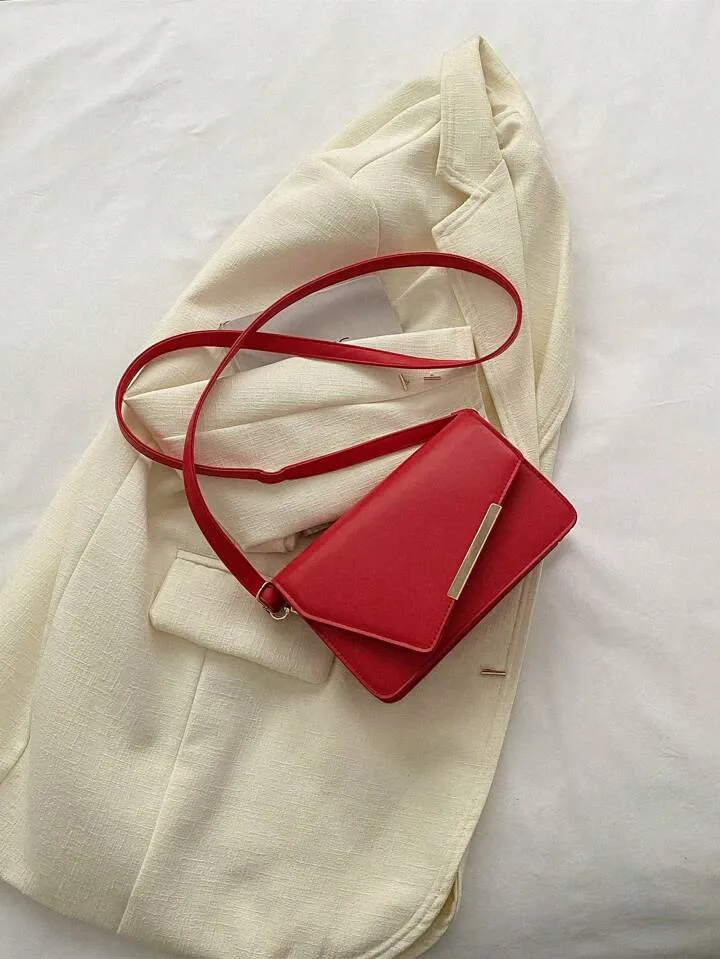 Decor flap square bag in red