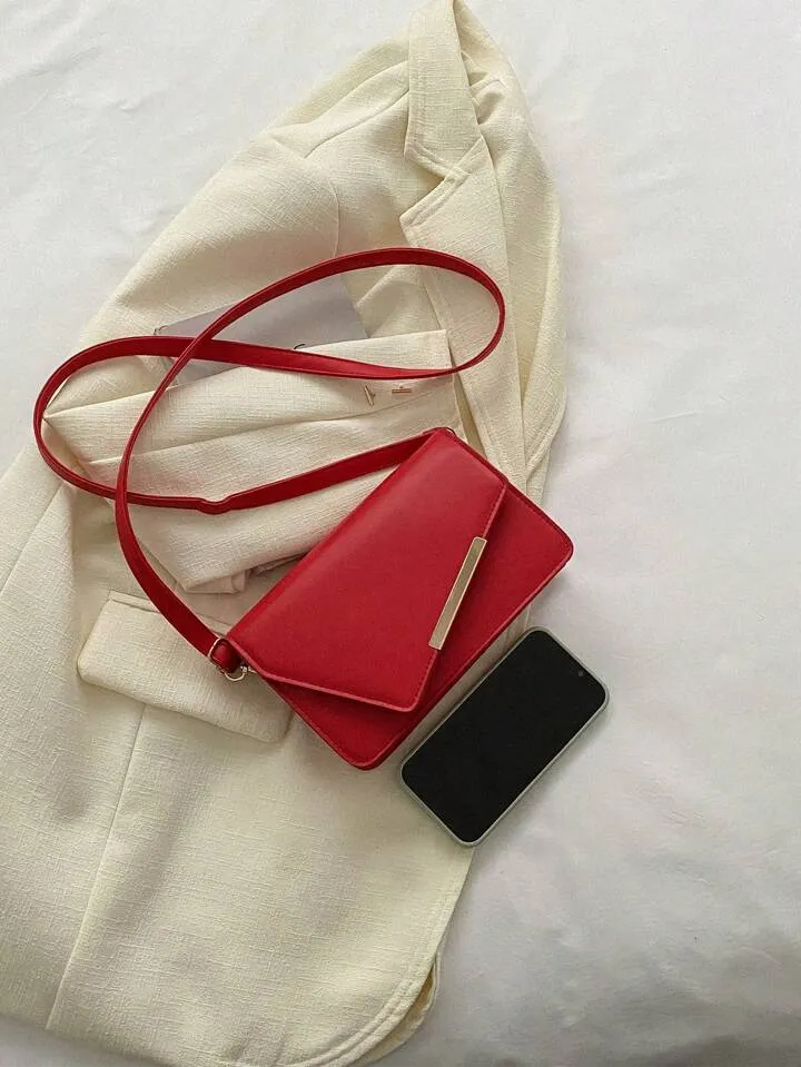 Decor flap square bag in red