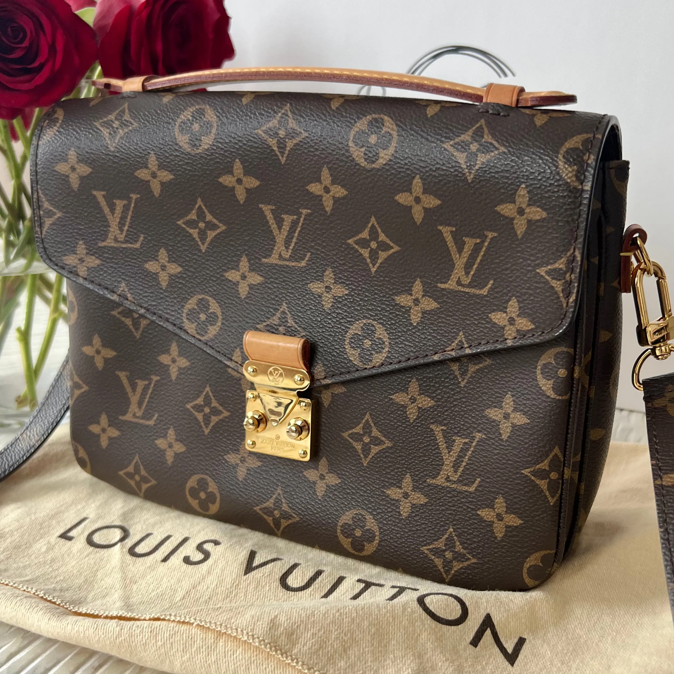 Louis Vuitton Pochette Metis Bag