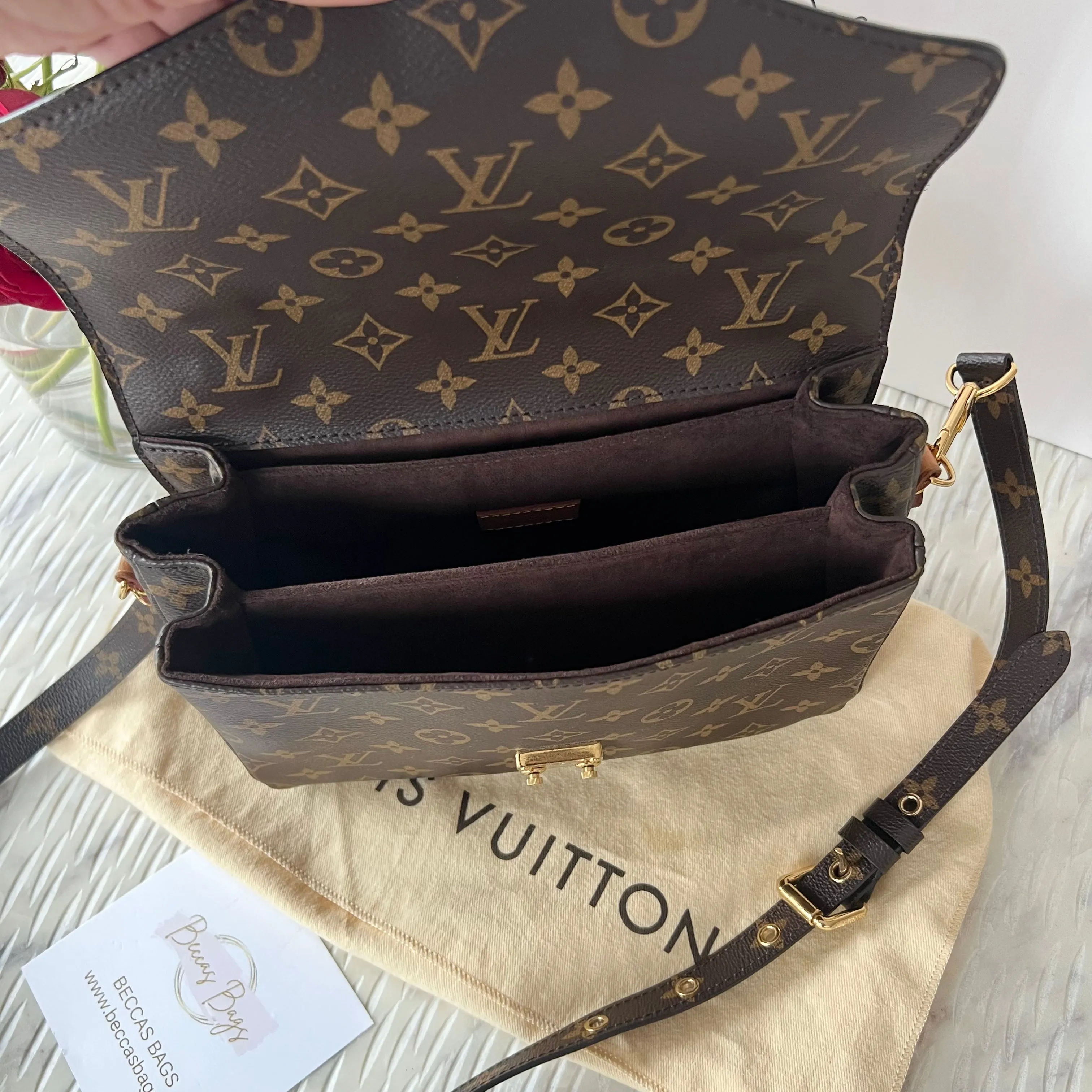 Louis Vuitton Pochette Metis Bag