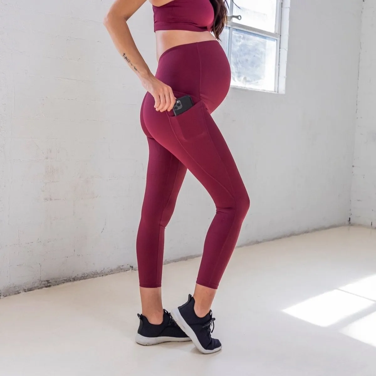 Lux Mamacita Maternity Capris - Mulberry