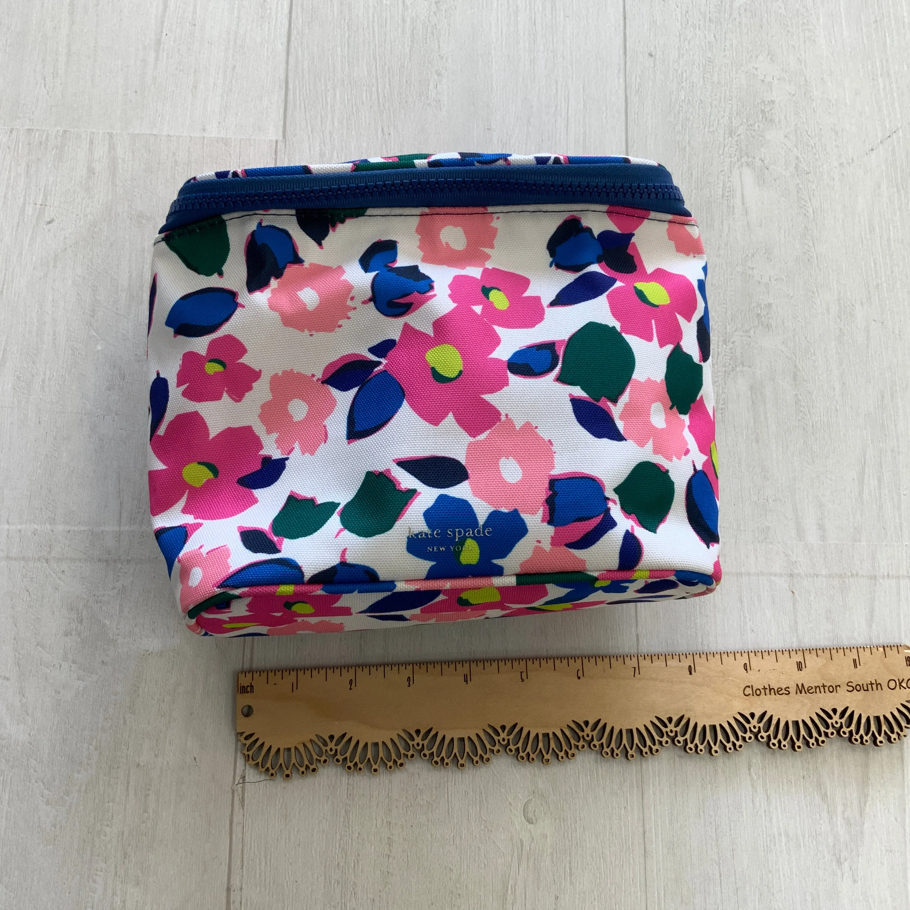 Makeup Bag By Kate Spade  Size: Medium