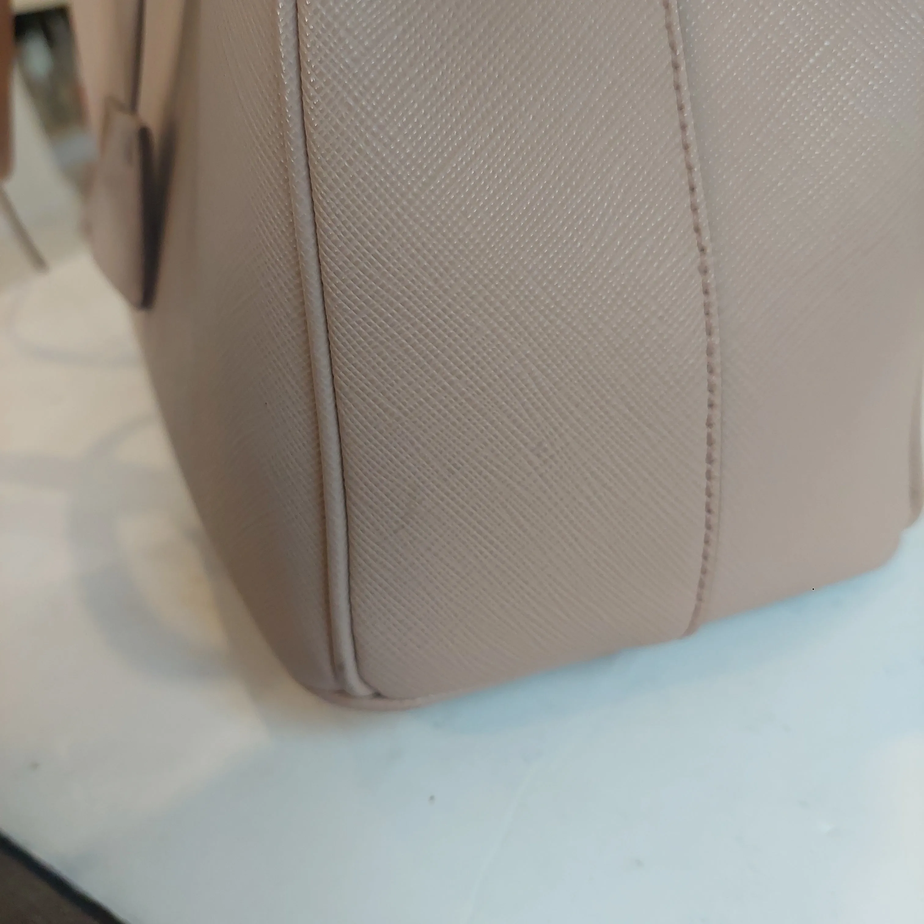 Prada Beige Leather Galleria Tote Bag | Like New |