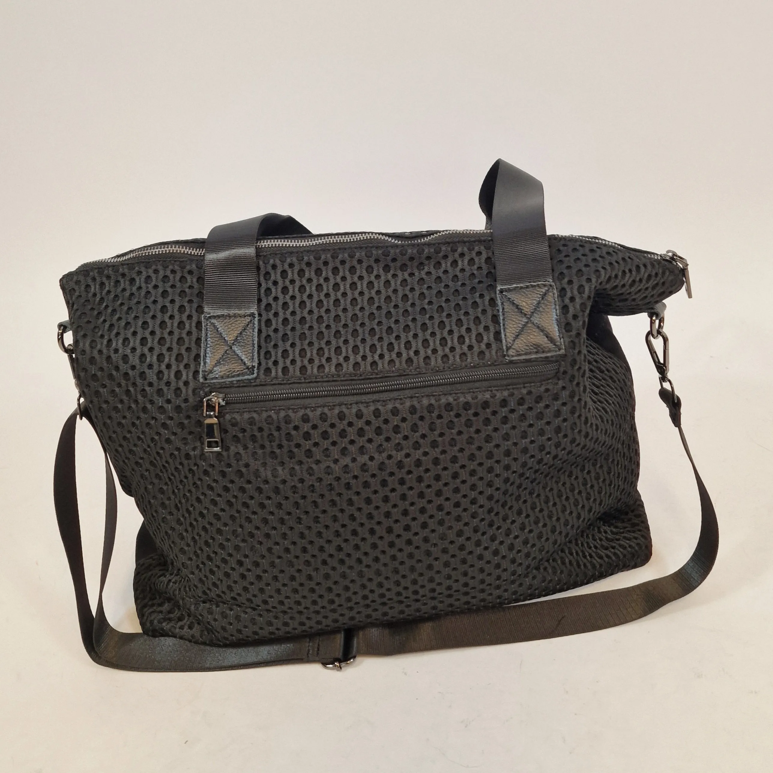 Spacious Rivet Finish Bag