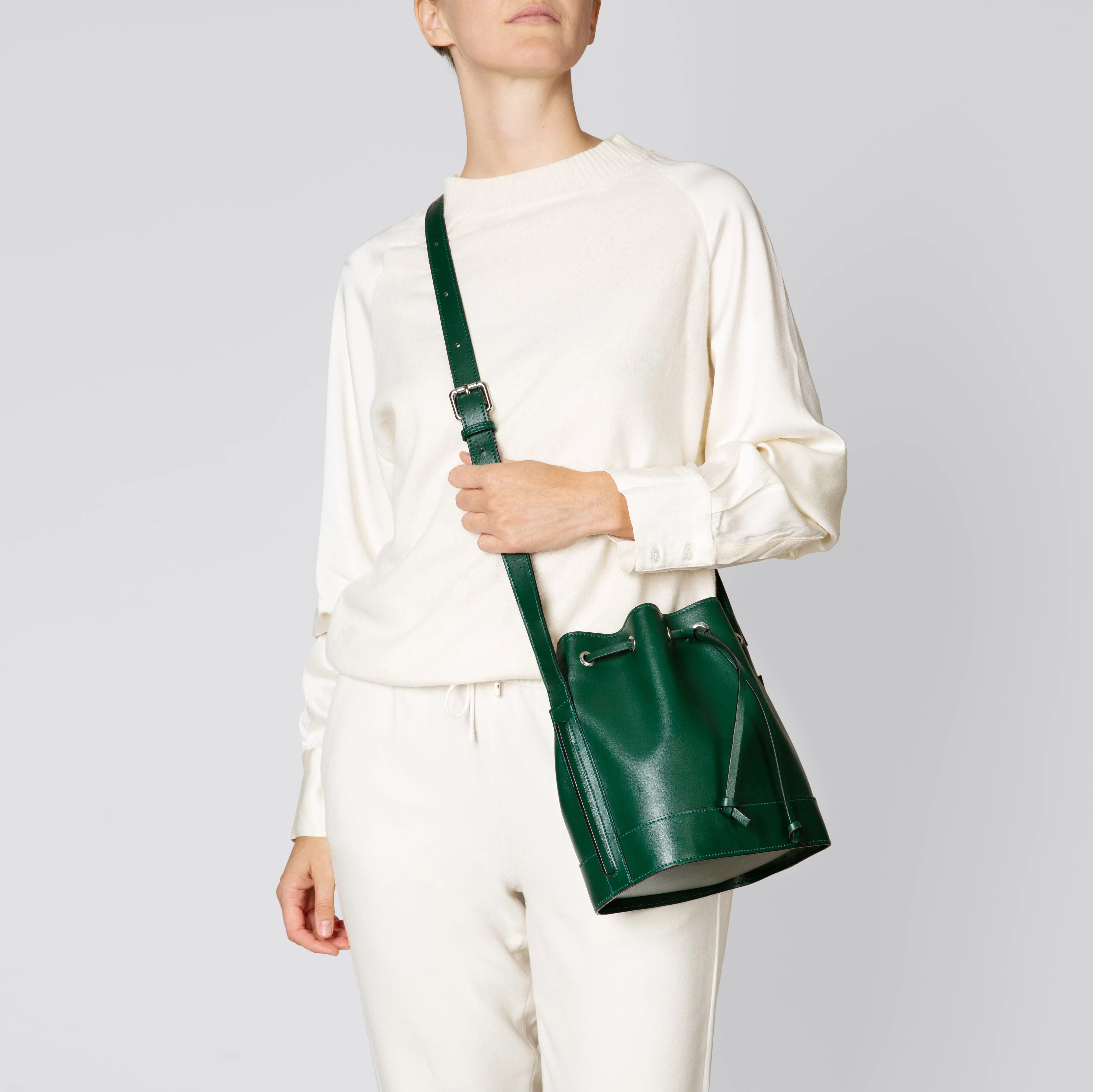 The Daphne Apple Leather Vegan Bucket Bag | Ivy